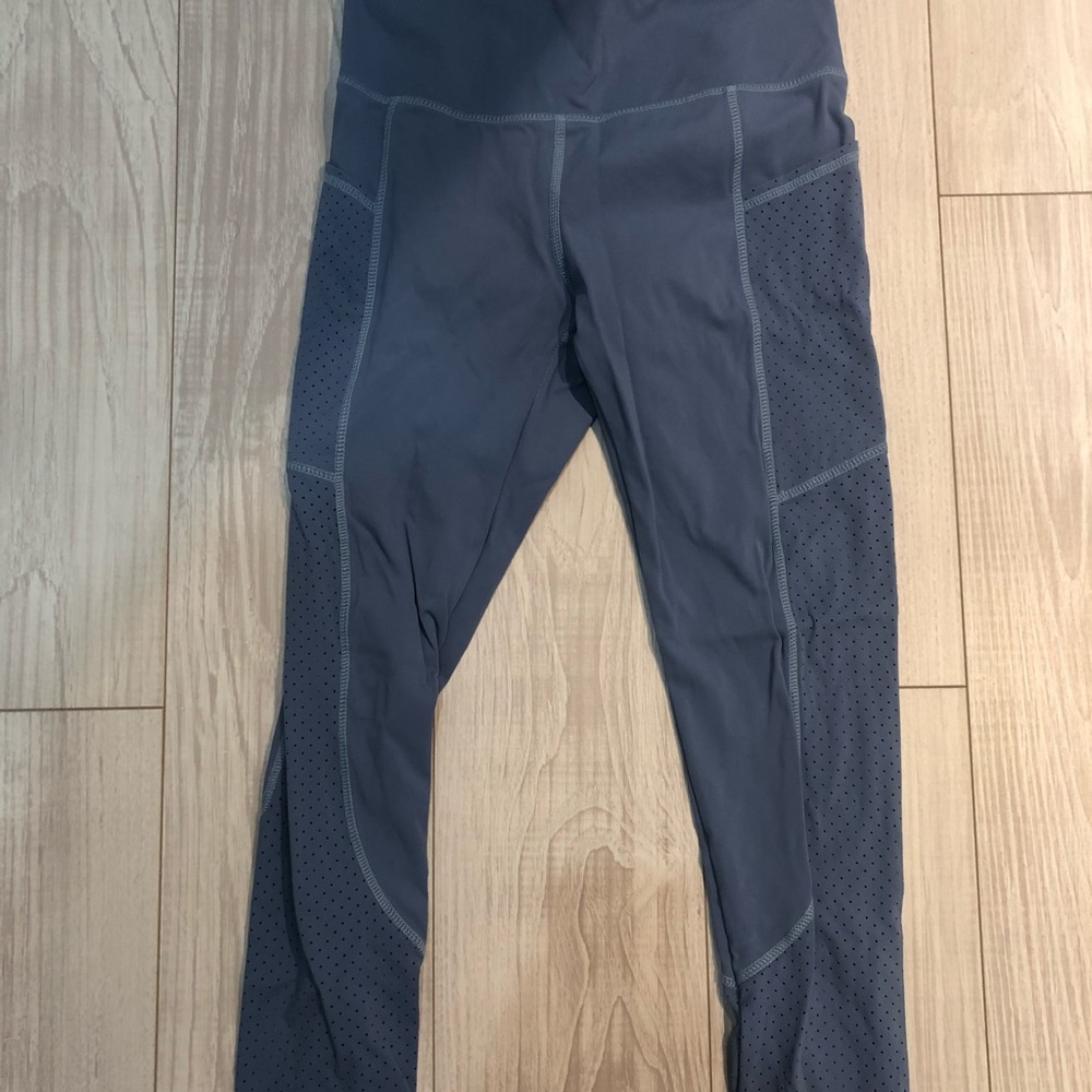 PEScience workout leggings!